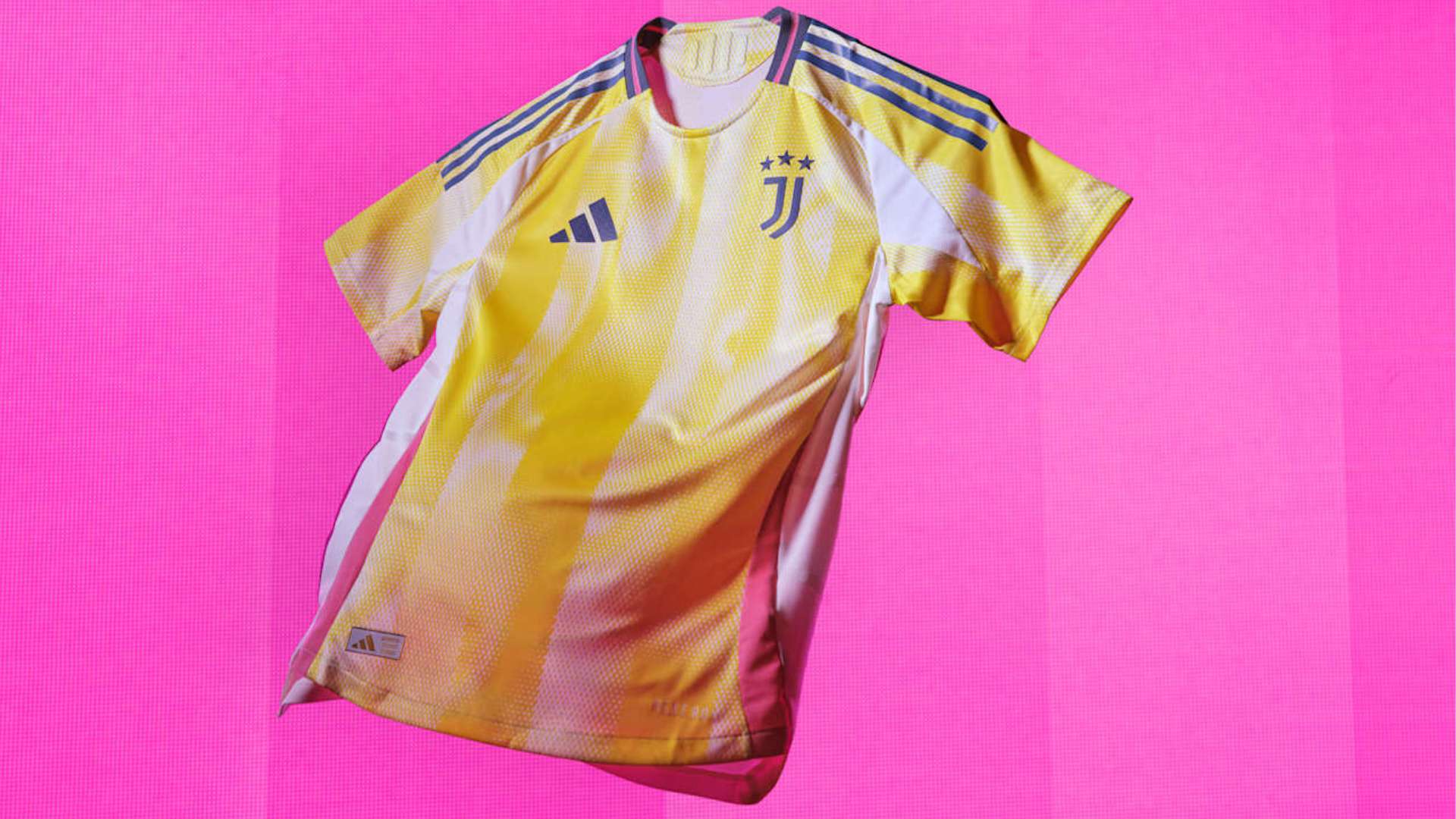 恭喜！中国男篮又一14岁2米11新星崛起：模板从曾凡博变成周琦.